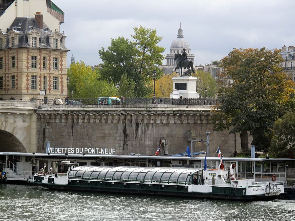 The Vedettes du Pont Neuf pier below the Square du Vert-Galant